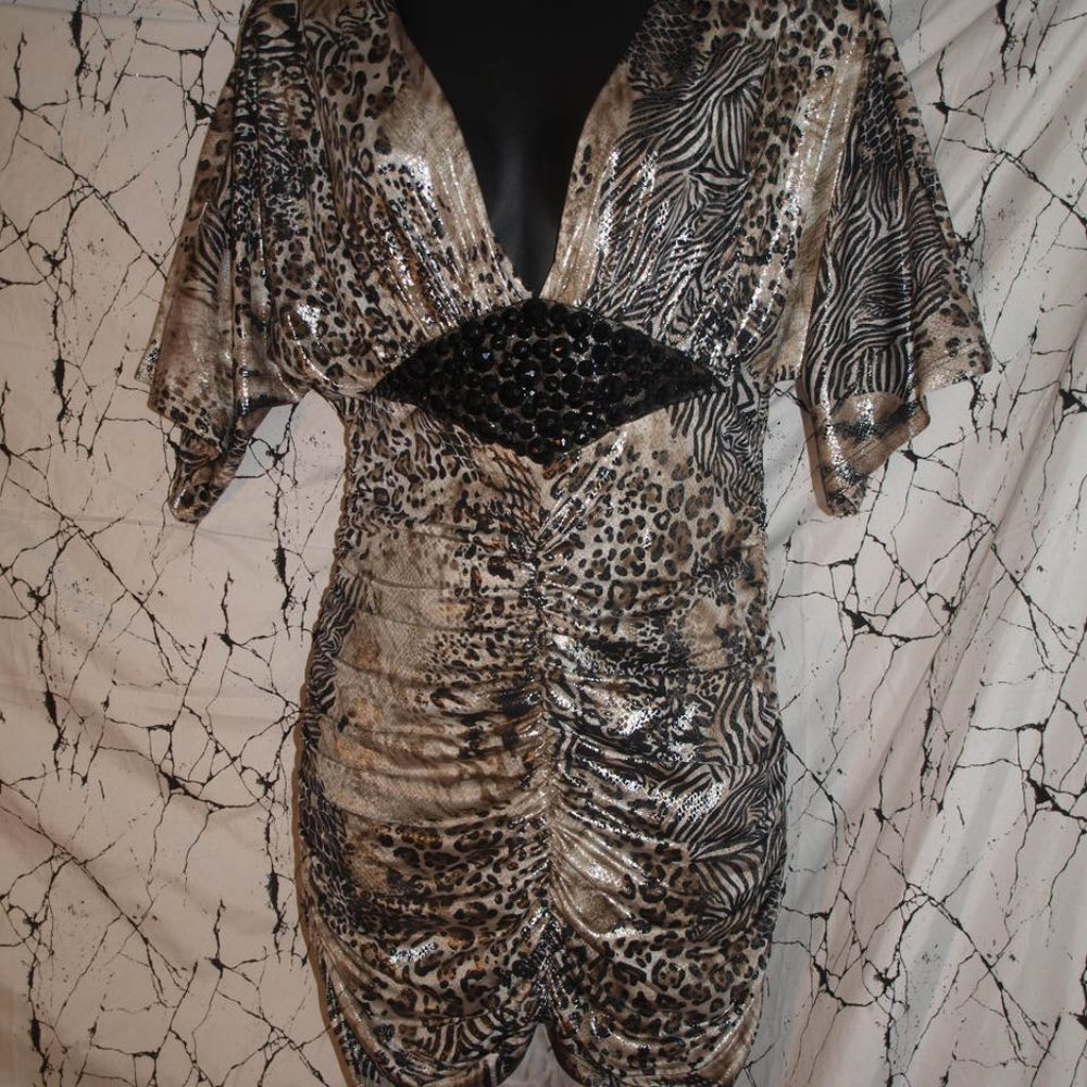 Short DRESS Leopard Print SIZE M BY APRIL USED FOR PHOTO SHOOT